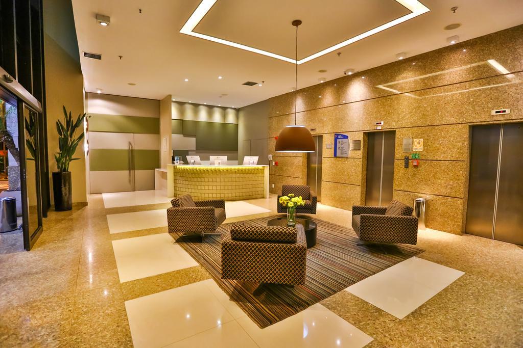 Comfort Hotel Тагуатинга Экстерьер фото